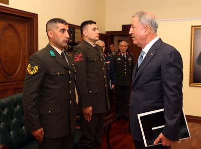 Millî Savunma Bakanı Hulusi Akar, Kara Kuvvetleri Komutanı Org. Musa Avsever ve Beraberindeki Personeli Kabul Etti